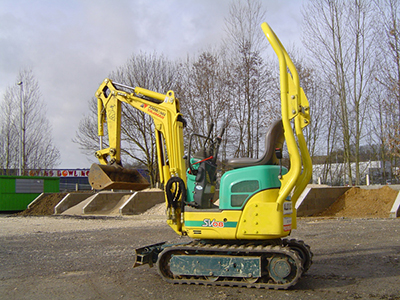 Mini-pelle 800 kg